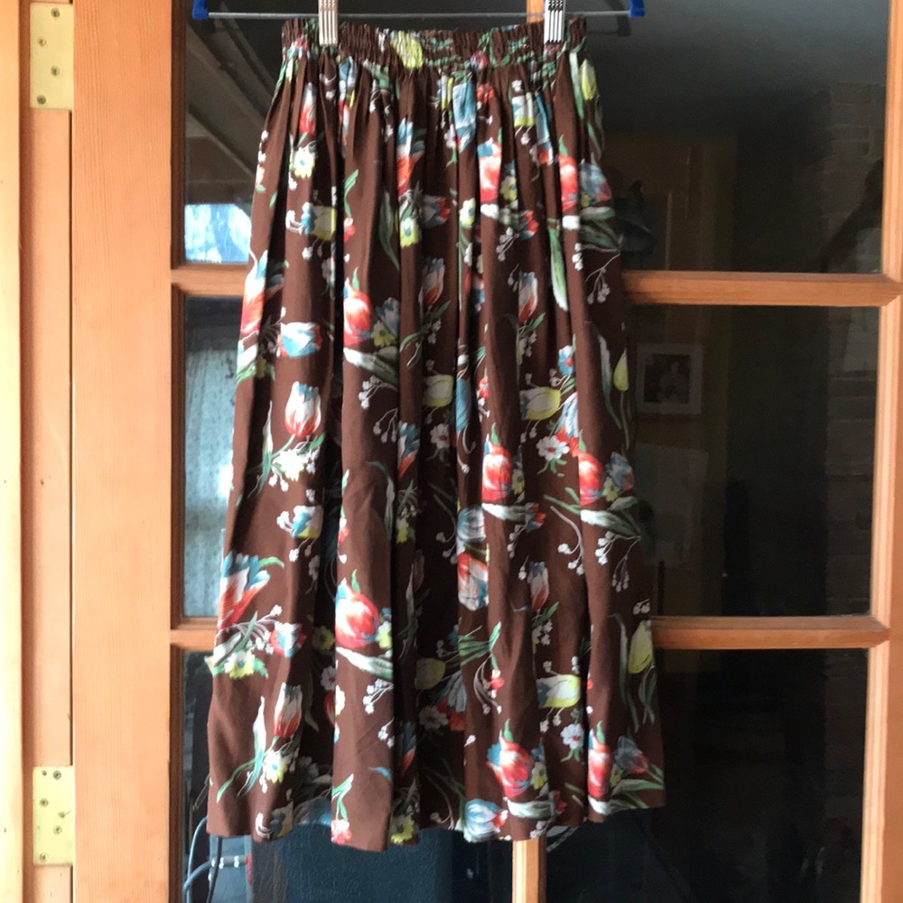 Doen like Floral Brown Skirt by Espirit